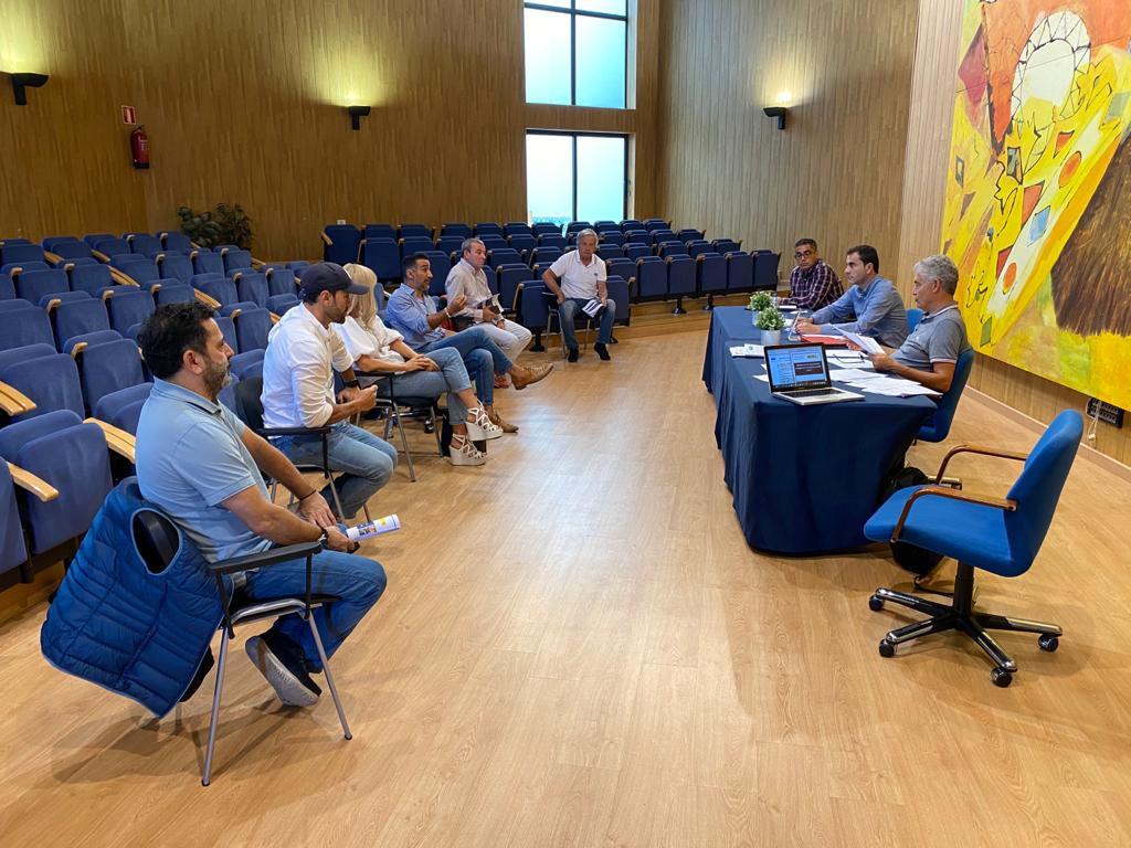 Reunión del Alcalde de Tías con empresarios de restauración