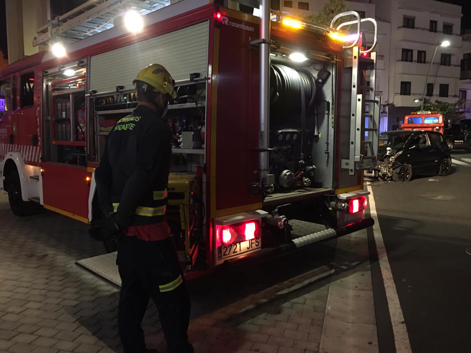 Colisión entre un vehículo y una farola 2