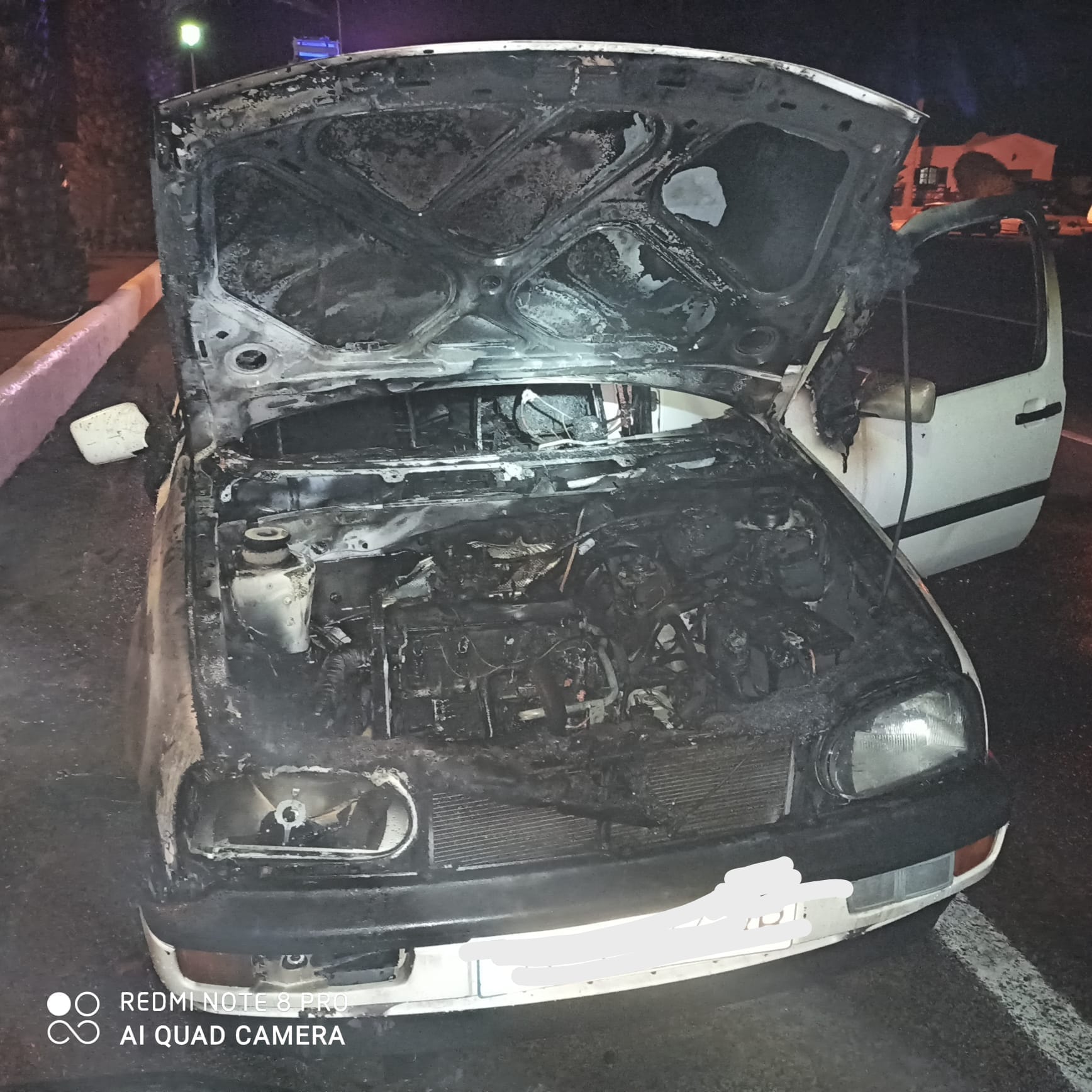 Coche quemado en San Bartolomé 2