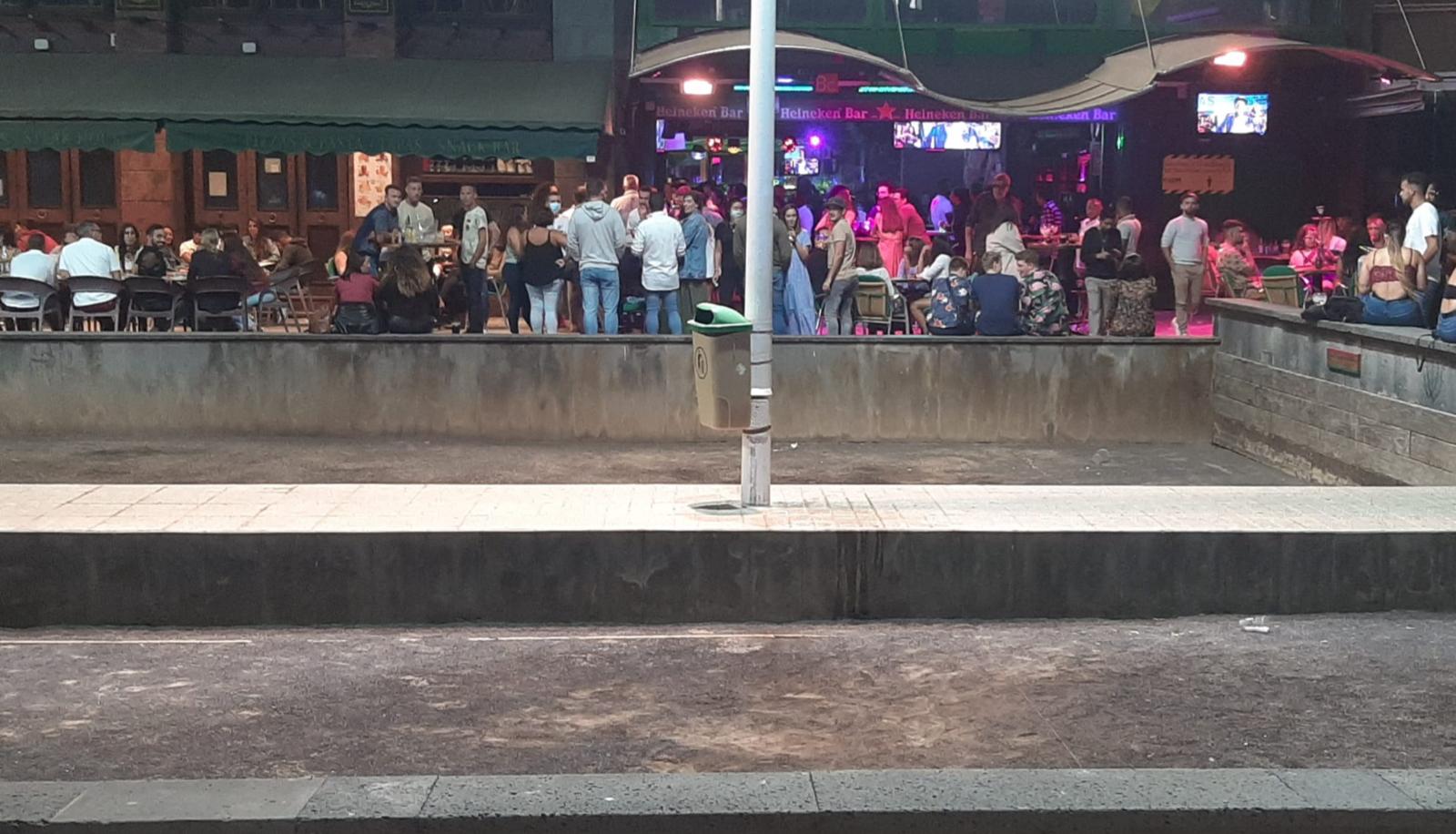 Exceso de aforo en Puerto del Carmen 2