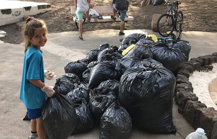 Campaña de limpieza en el Parque 'Los Pinos'
