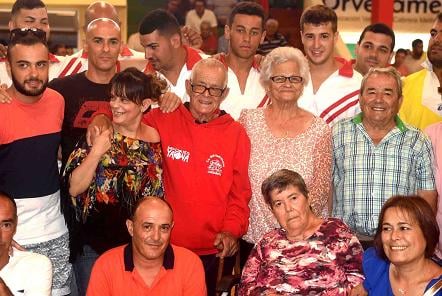 FAMILIAS DE D. EMILIO ELVIRA RODRÍGUEZ EN 2016 RECONOCIMIENTO