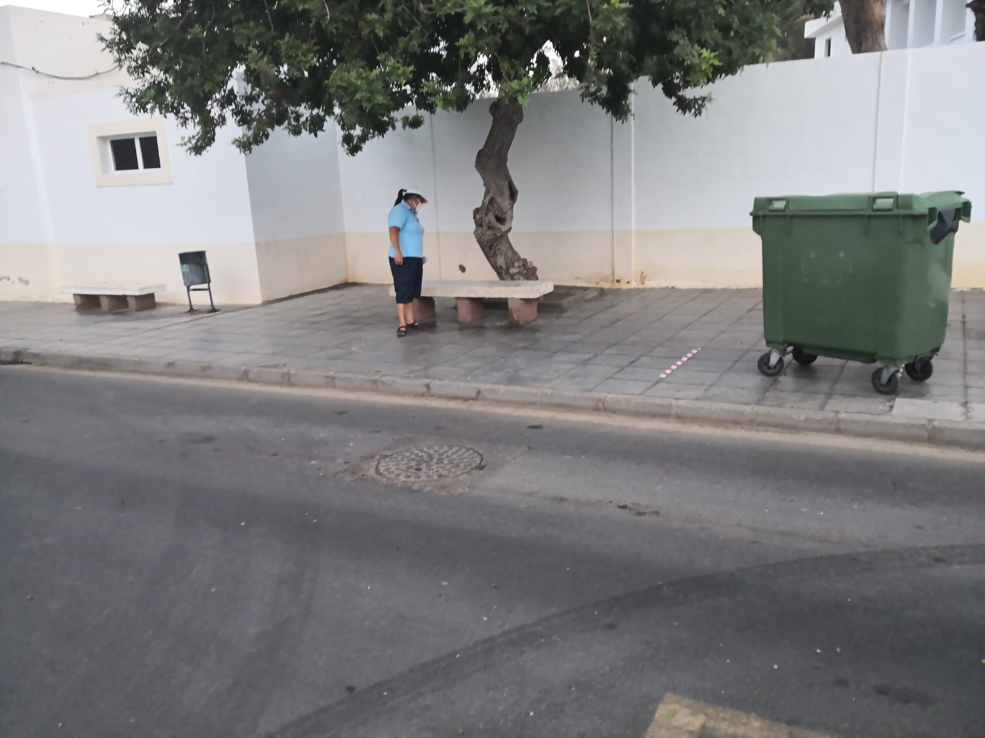 Sintecho durmiendo a la puerta del Colegio de Titerroy