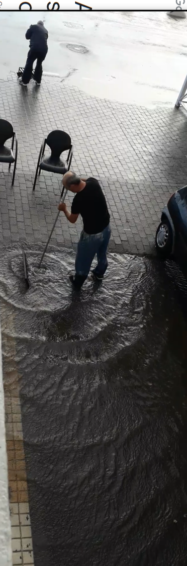 Inundación junto a la Sociedad Democracia