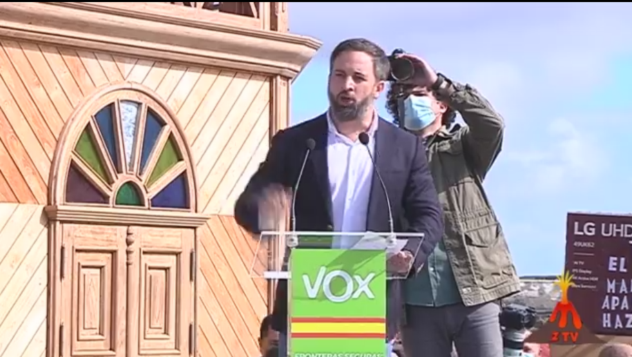 Santiago Abascal hablando a los asistentes
