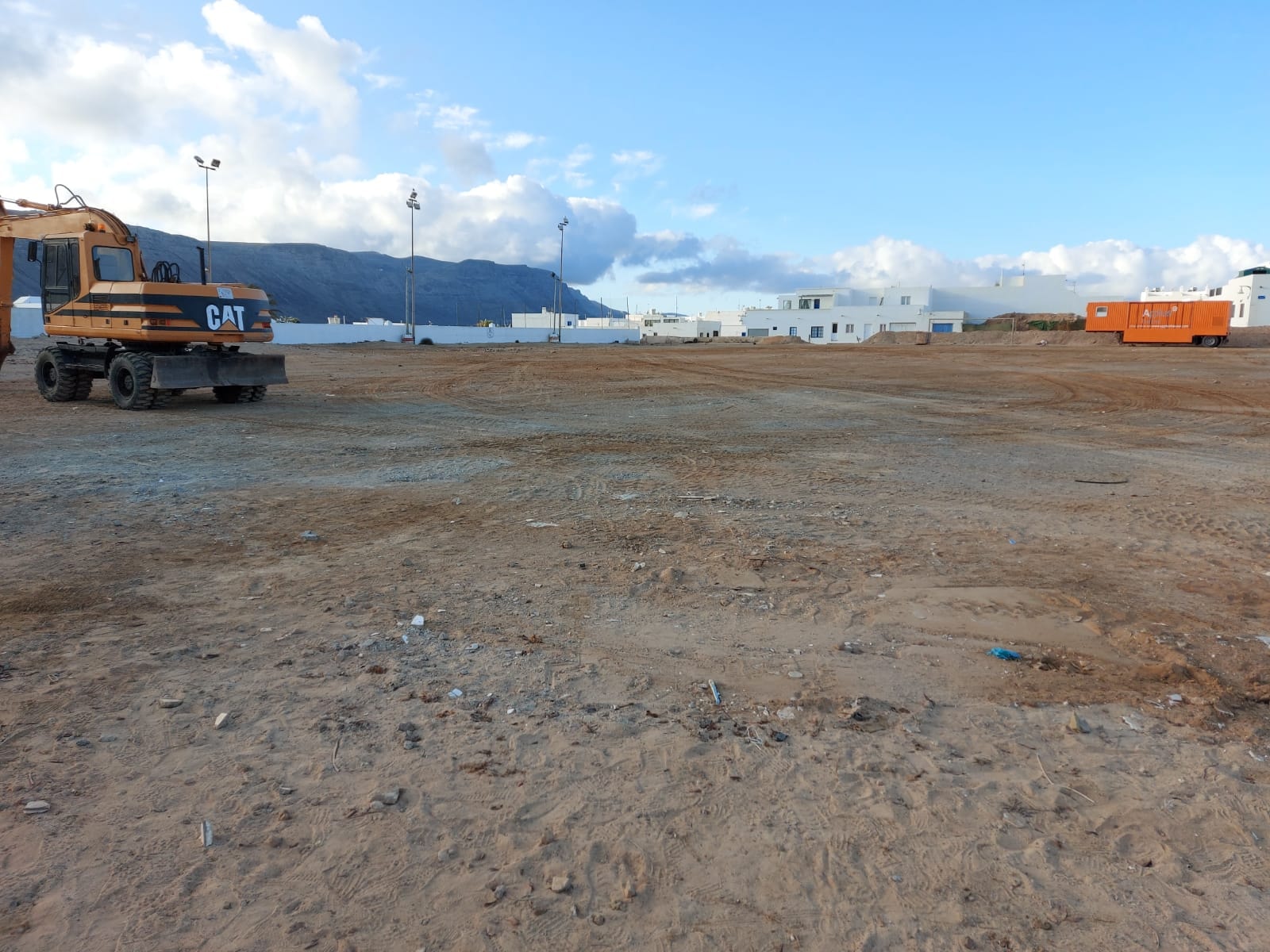 LIMPIEZA ENSERES LA GRACIOSA 2