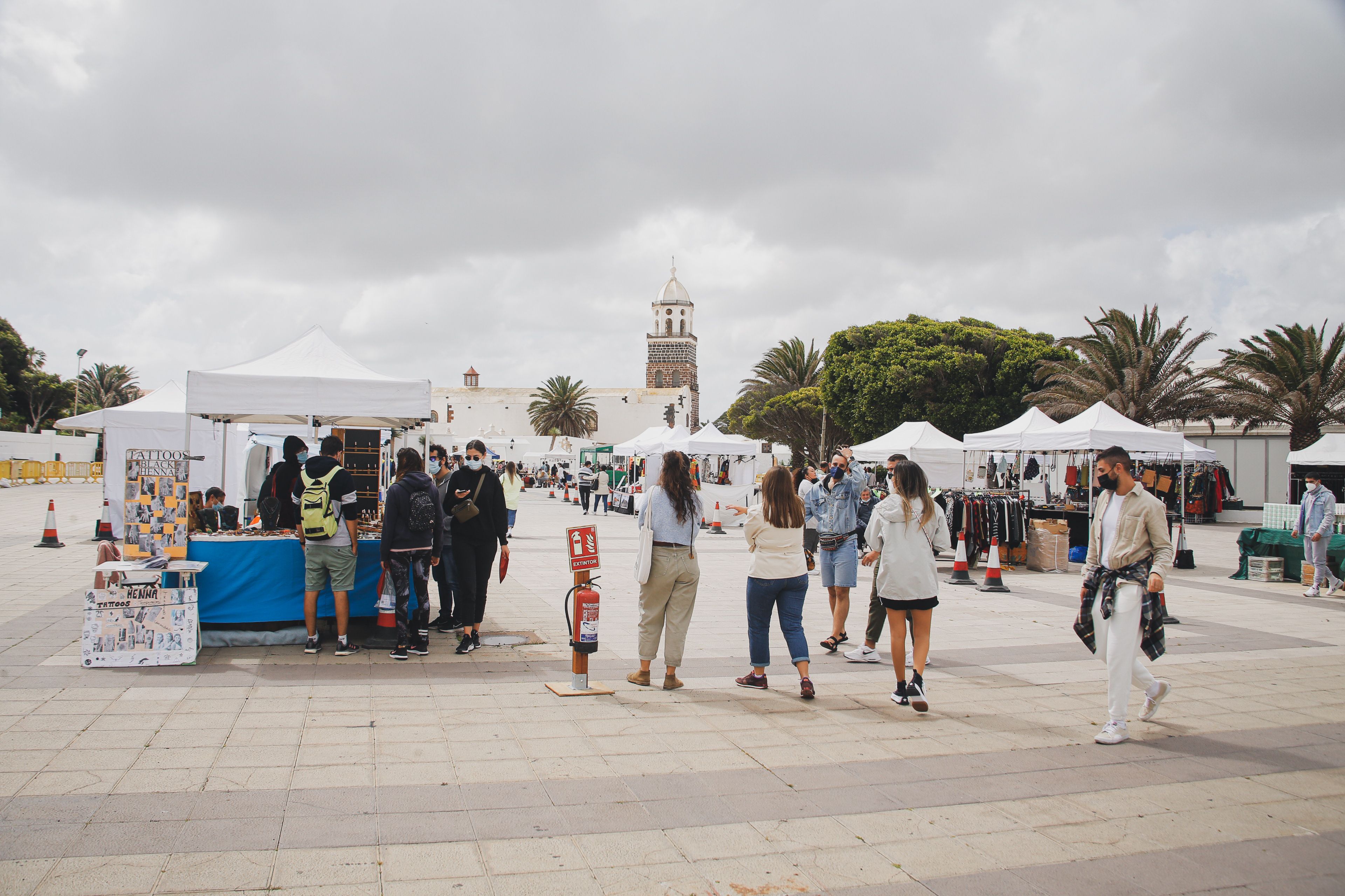 REAPERTURA MERCADILLO TEGUISE 2
