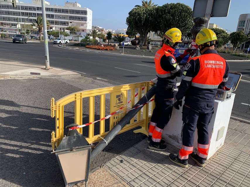 Caída de una farola en Arrecife