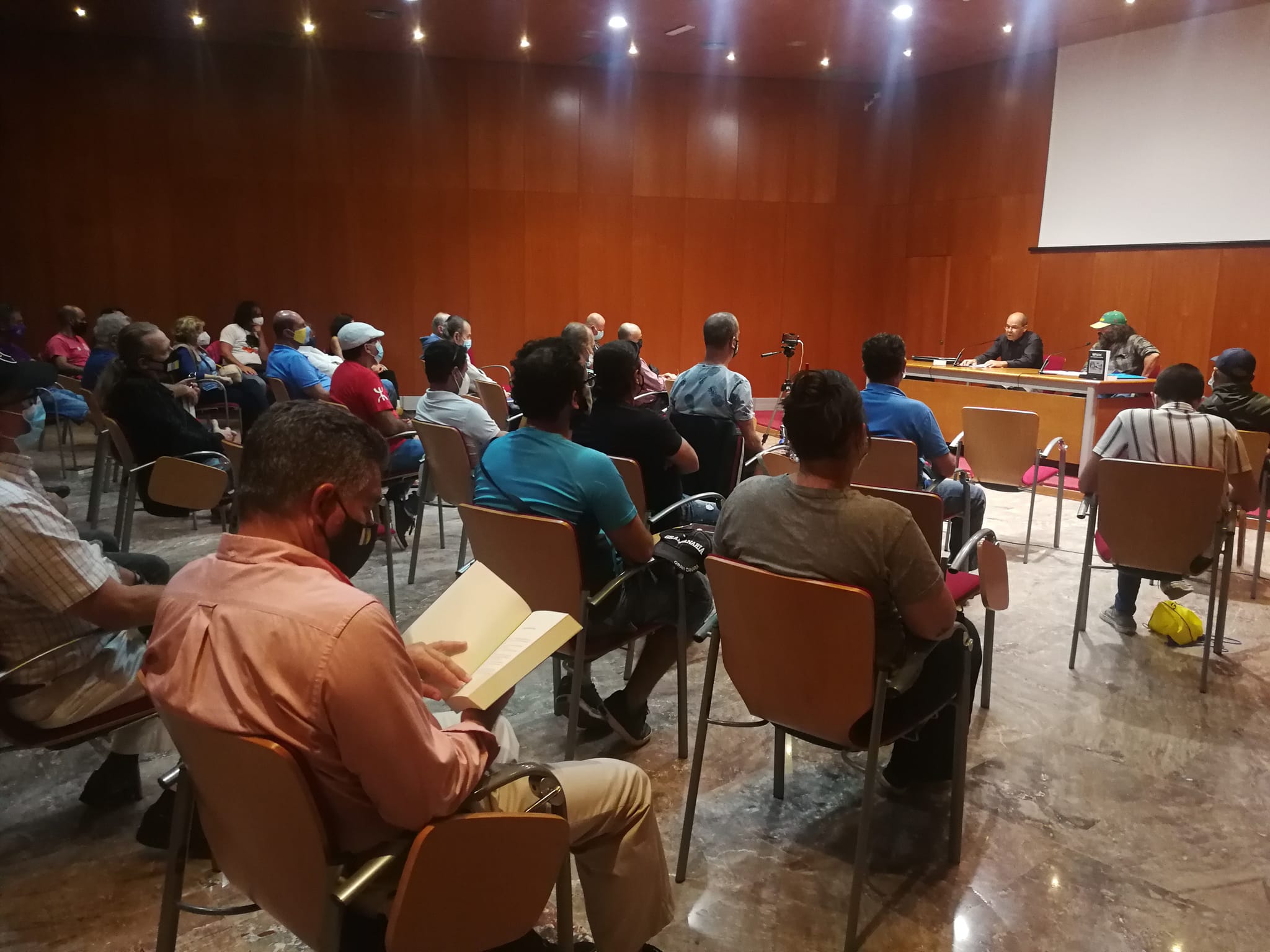 Asistentes a la presentación del libro 6