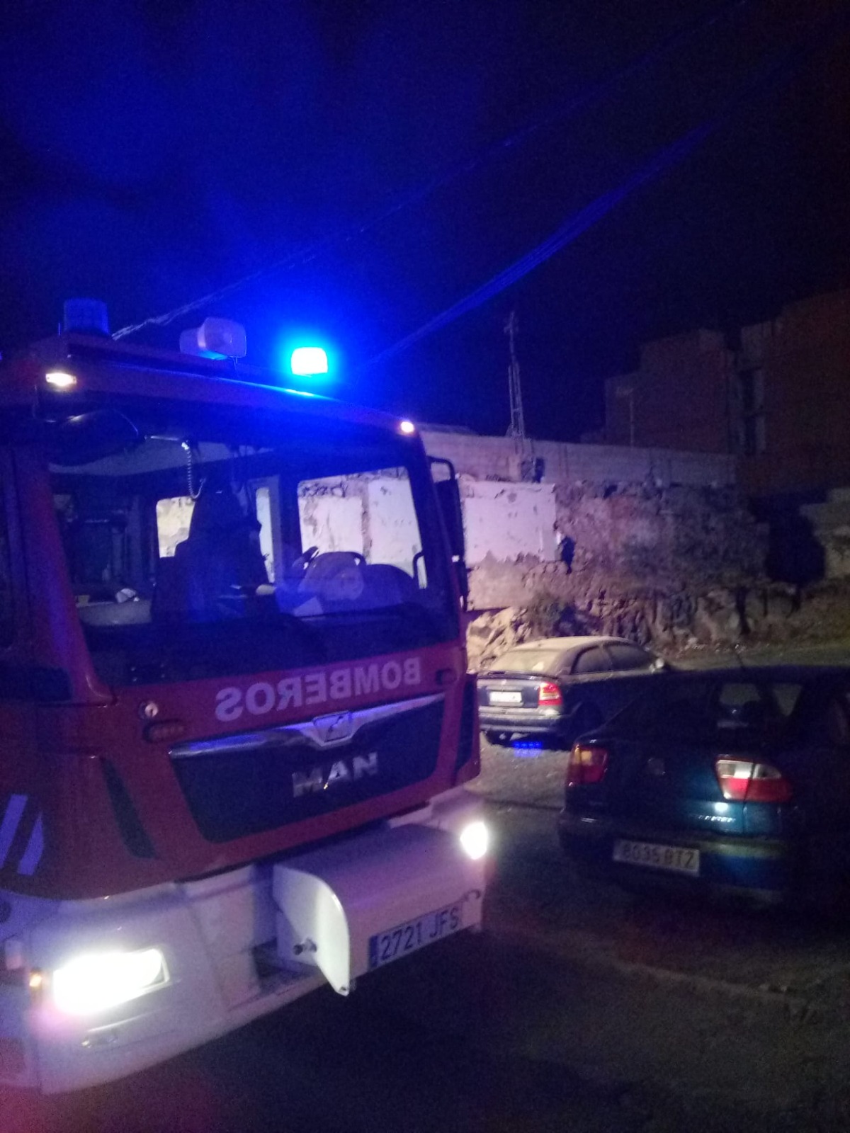 Chabola incendiada en calle Guardilama