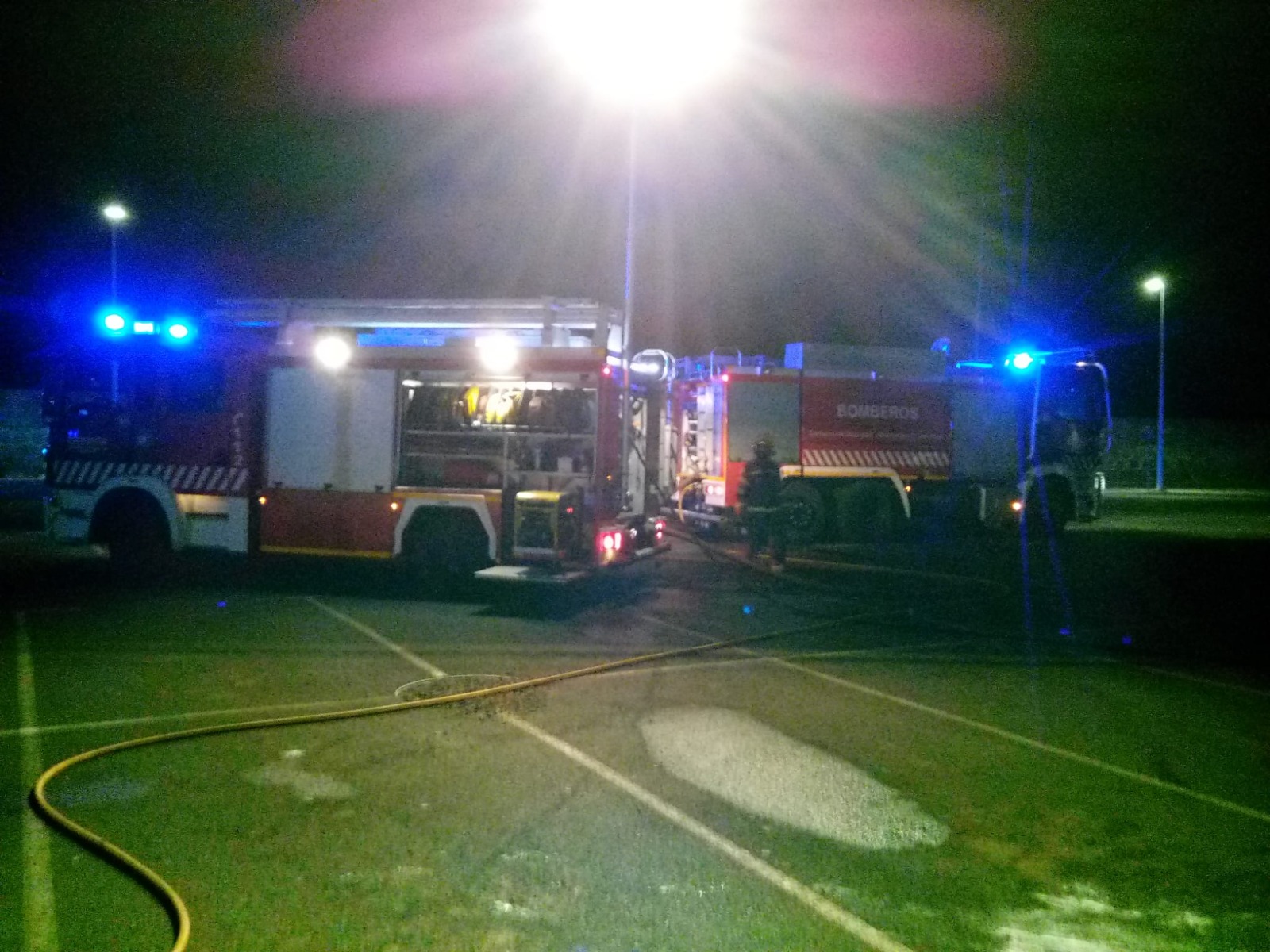 Cuatro coches incendiados