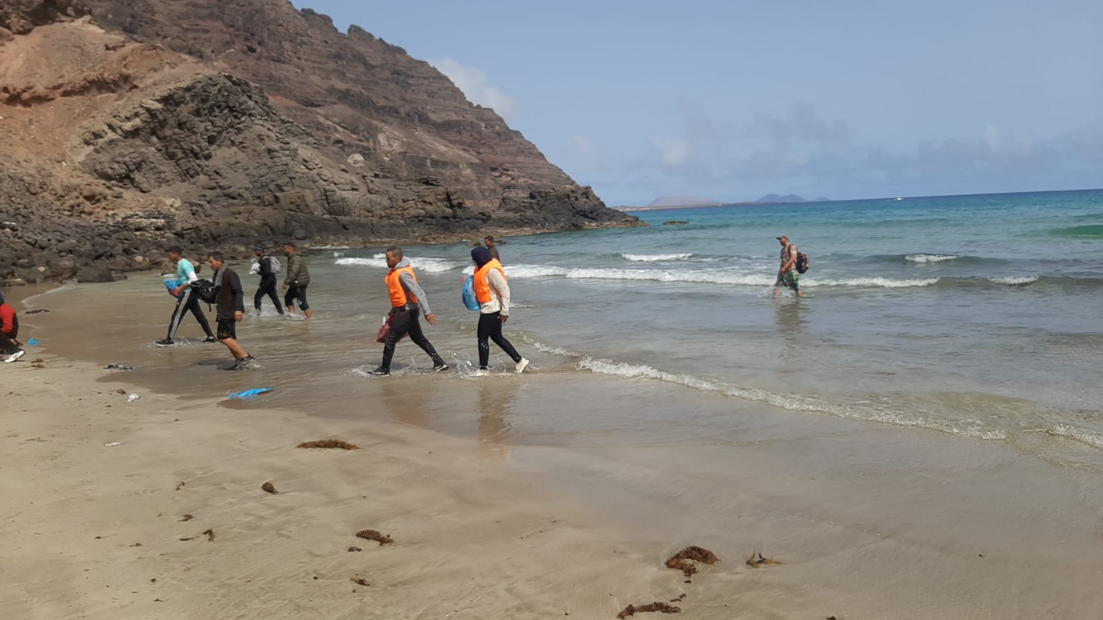 Dos pateras en Playa de la Cantería 5