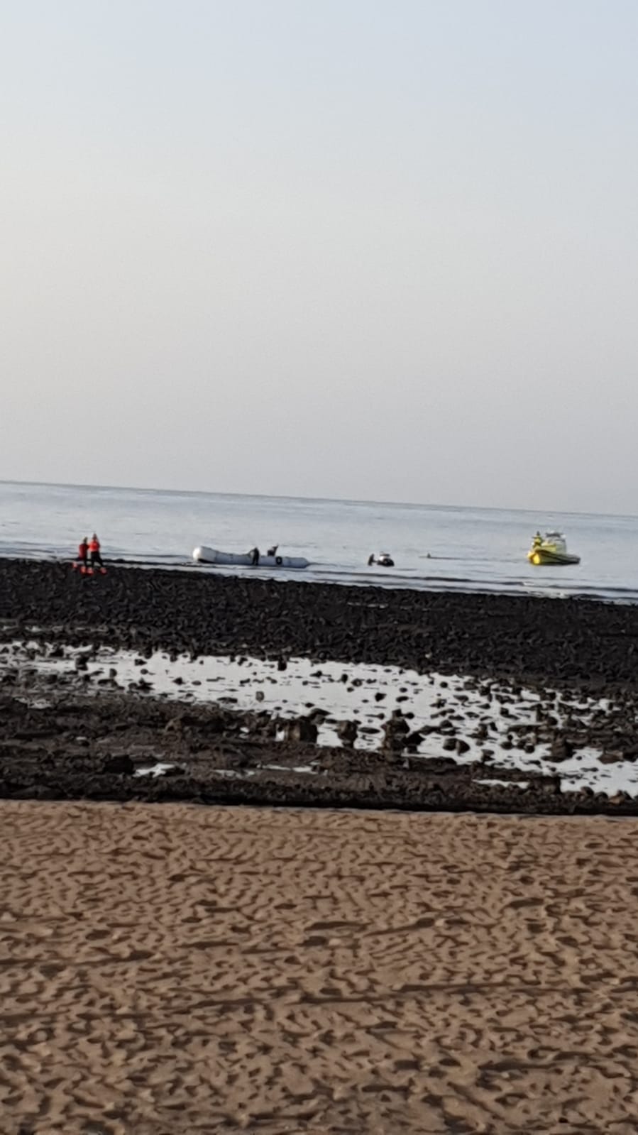 Lancha neumática en Playa Honda 2