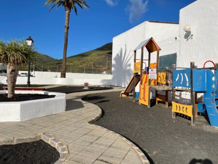 Parque infantil en Haría