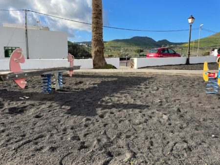 Parque infantil en Haría 2