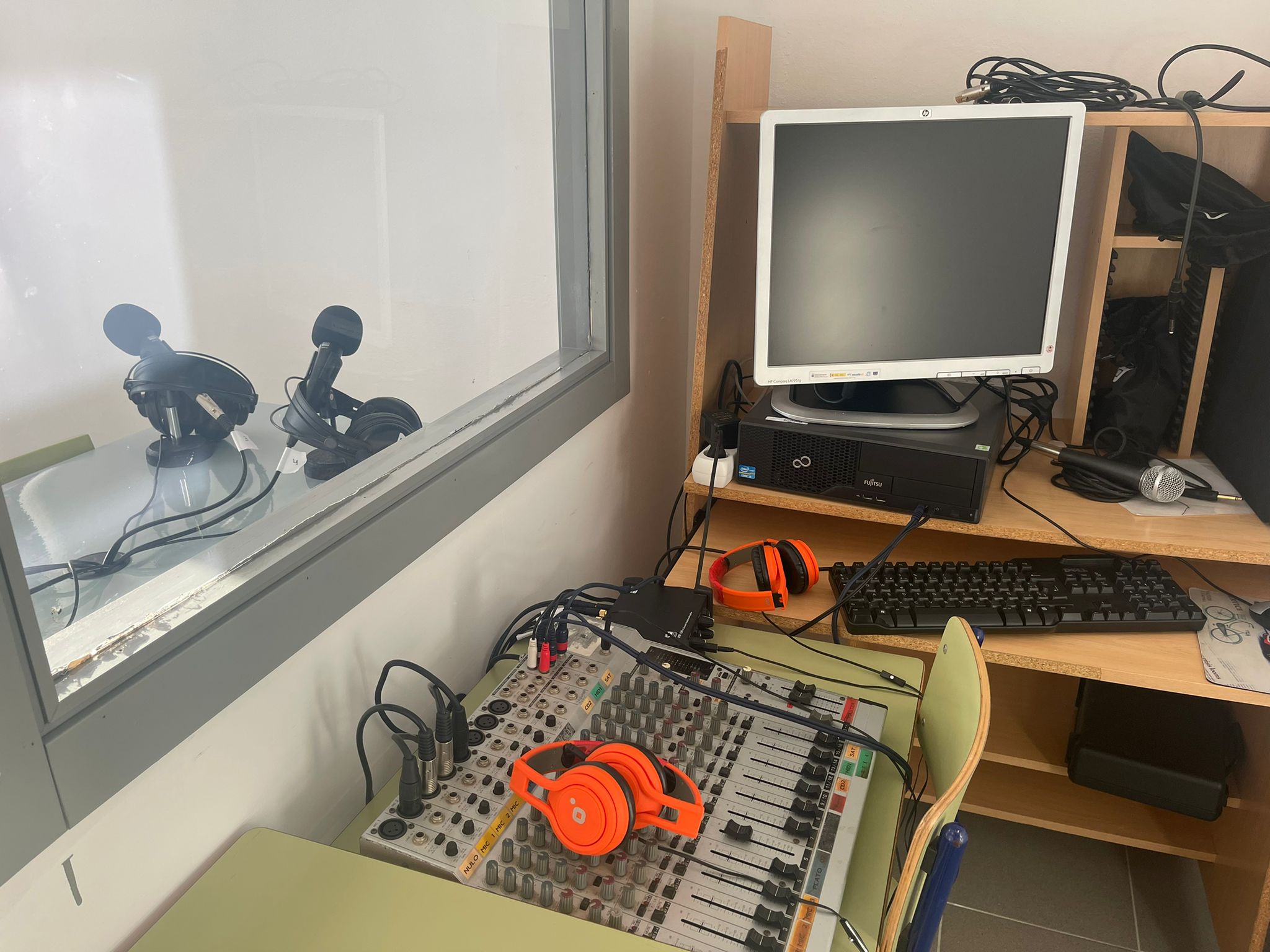 Estudio de televisión en el CEIP La Asomada-Mácher 3