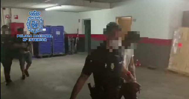 Detenidos tras quemar dos coches