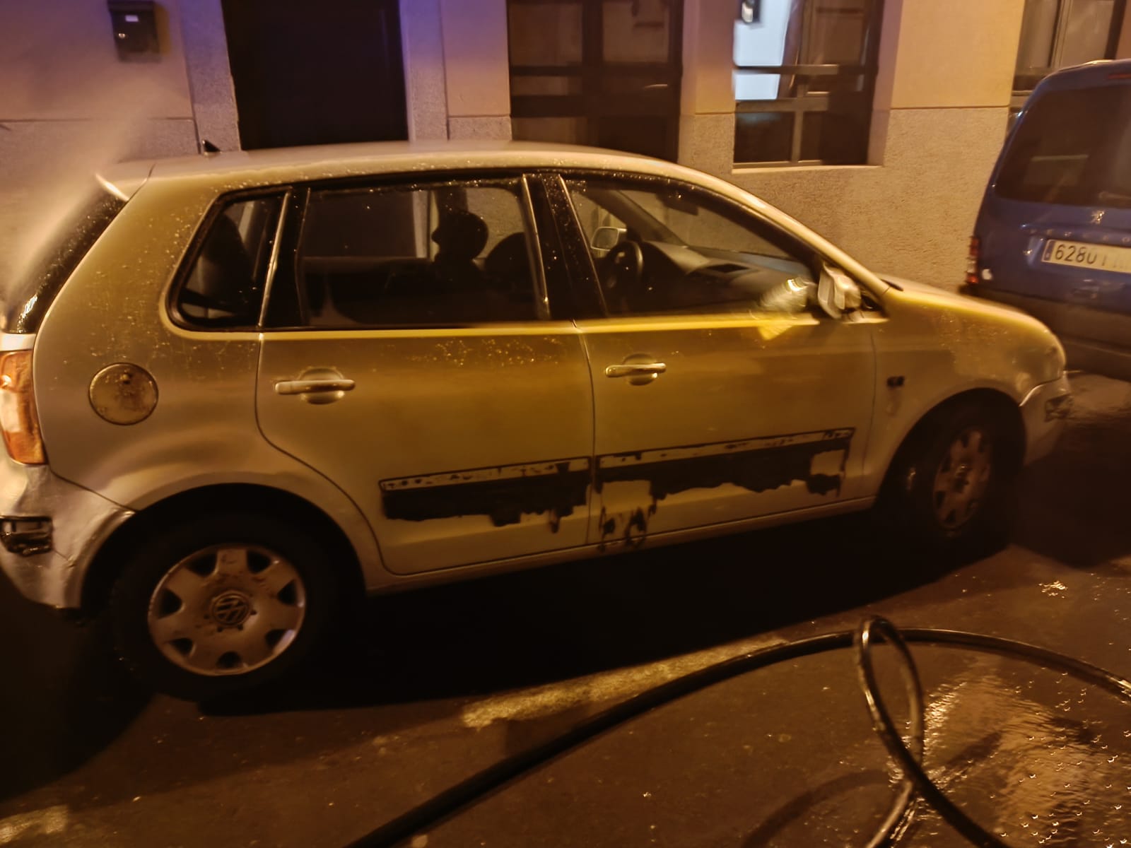 Coche quemado en Tinasoria 2