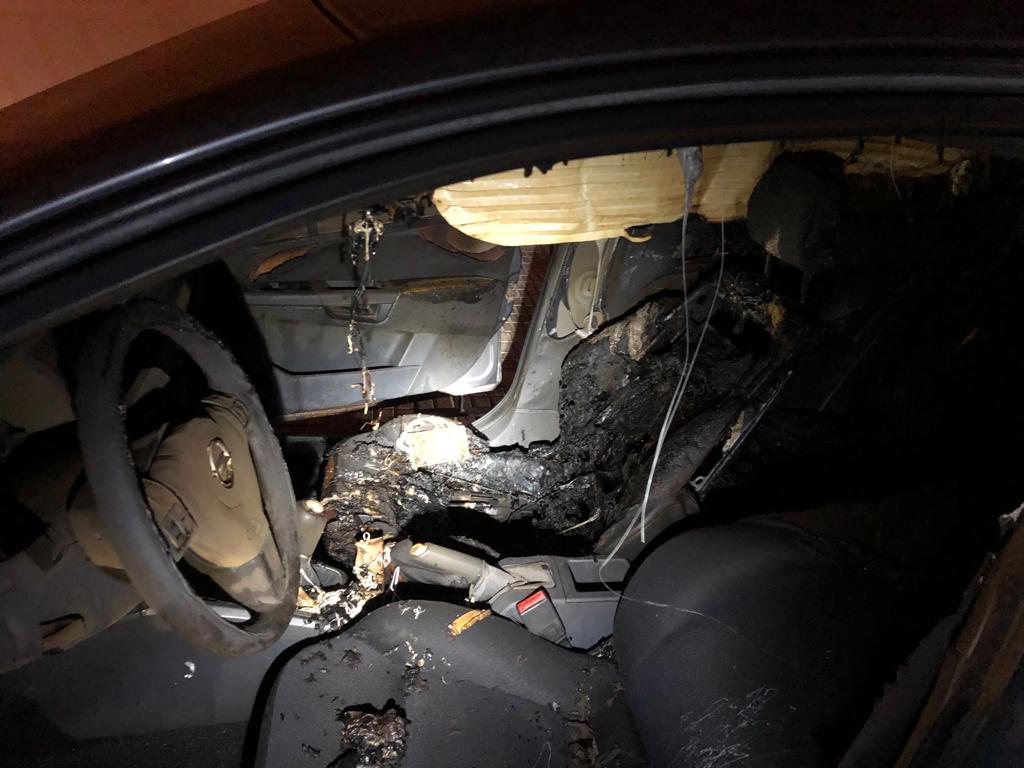 Vehículo quemado en Arrecife 2