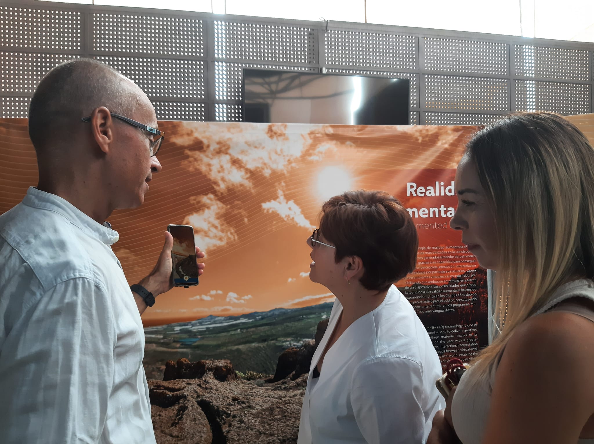 La muestra Ventanas al Patrimonio ha quedado inaugurada en le Museo y Parque Arqueológico Cueva Pintada