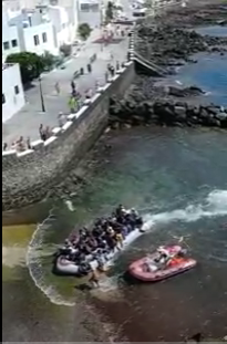 Llegada de la patera a Puntamujeres 2