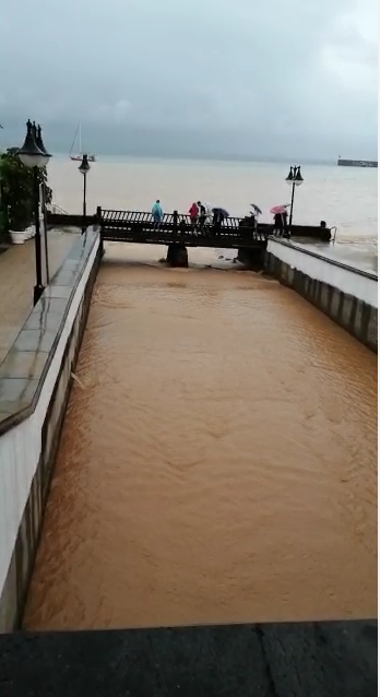 El agua corrió al mar
