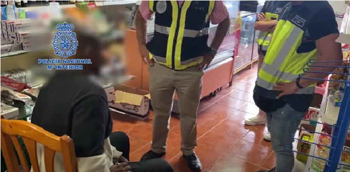 Detenido en el locutorio