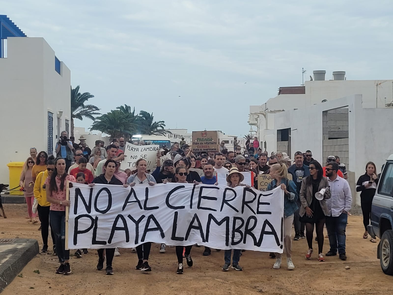 Manifestación Playa Lambra 3