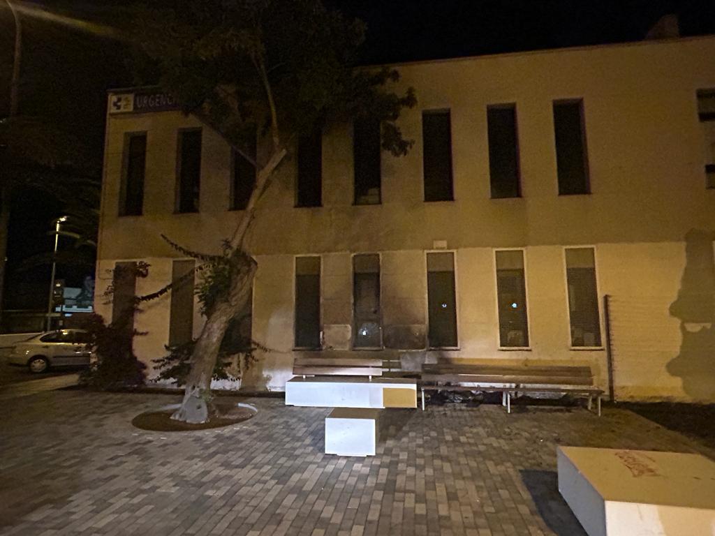 Incendio junto al edificio de la Seguridad Social 2