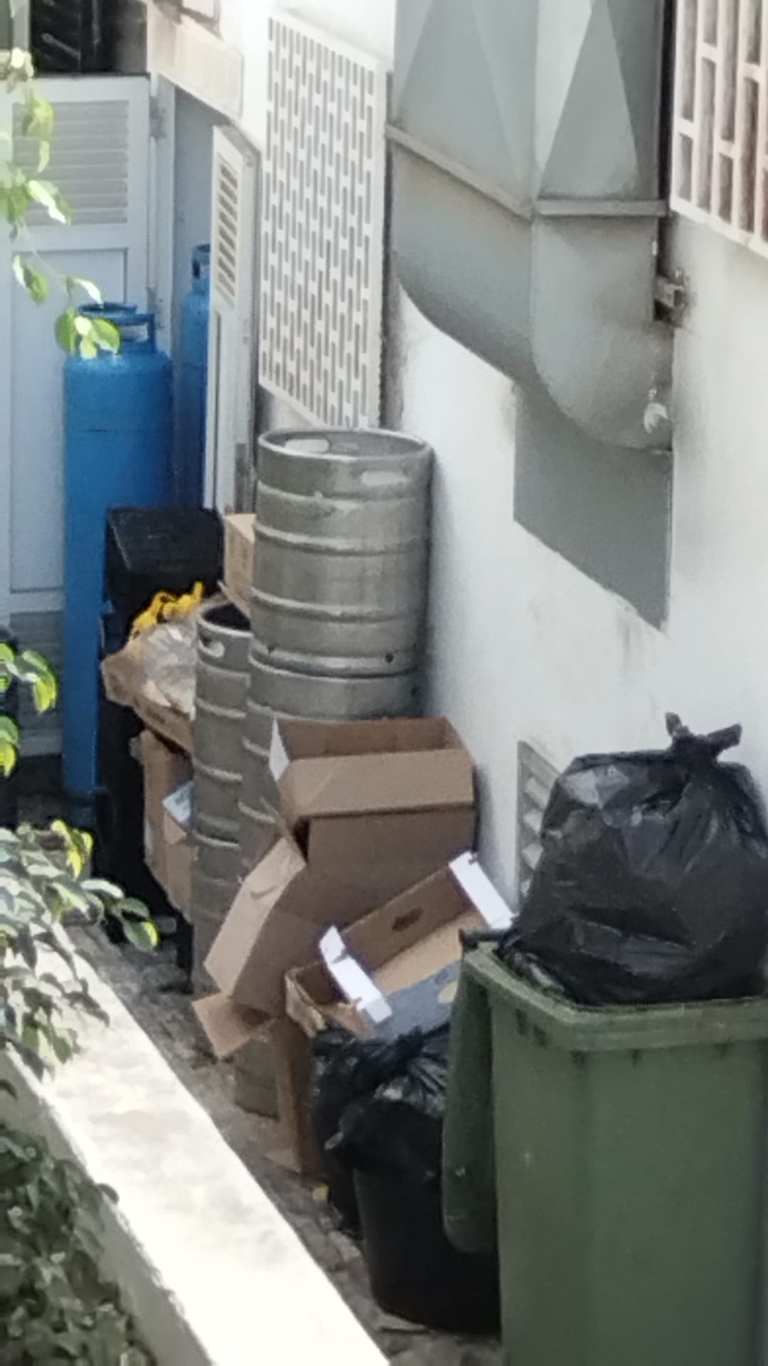 Pasillo comunitario bloqueado 3