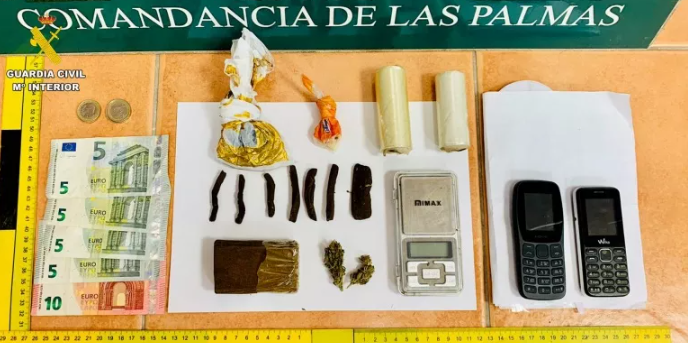 Droga y efectos aprehendidos en Puerto del Carmen