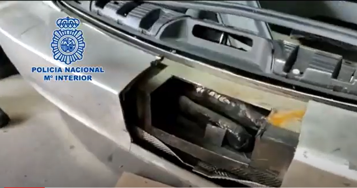 Hueco del coche donde ocultaban la droga