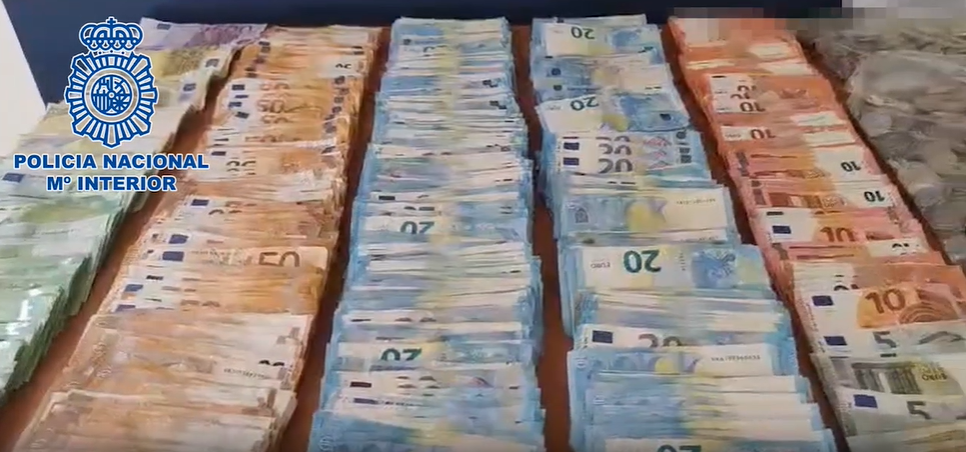 Dinero intervenido en los registros