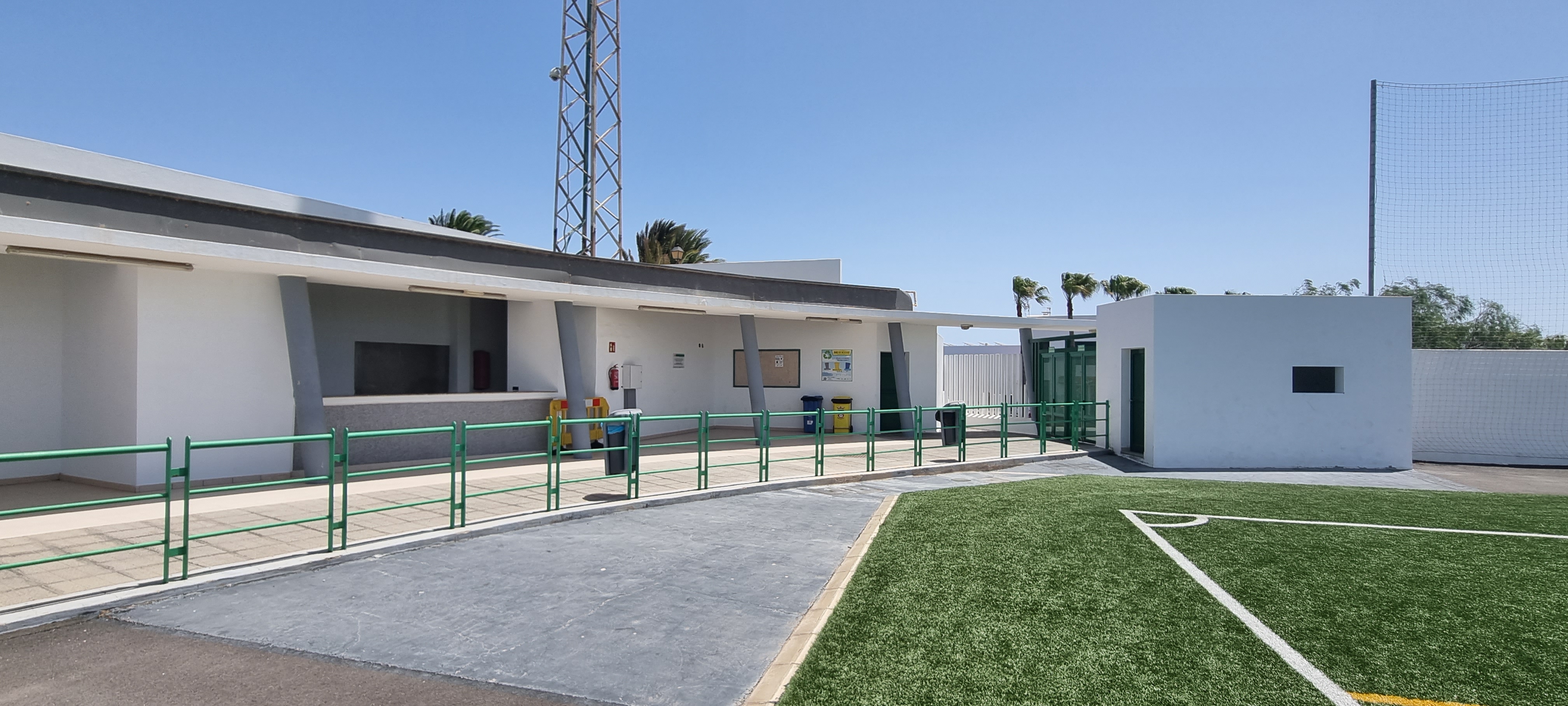 Nuevo acceso al campo de fútbol de Tías
