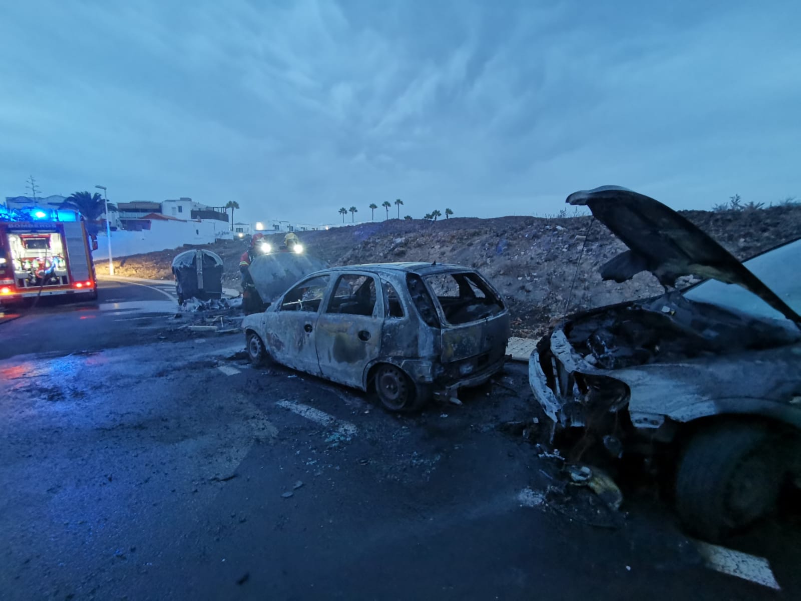 Vehículos quemados en Puerto del Carmen