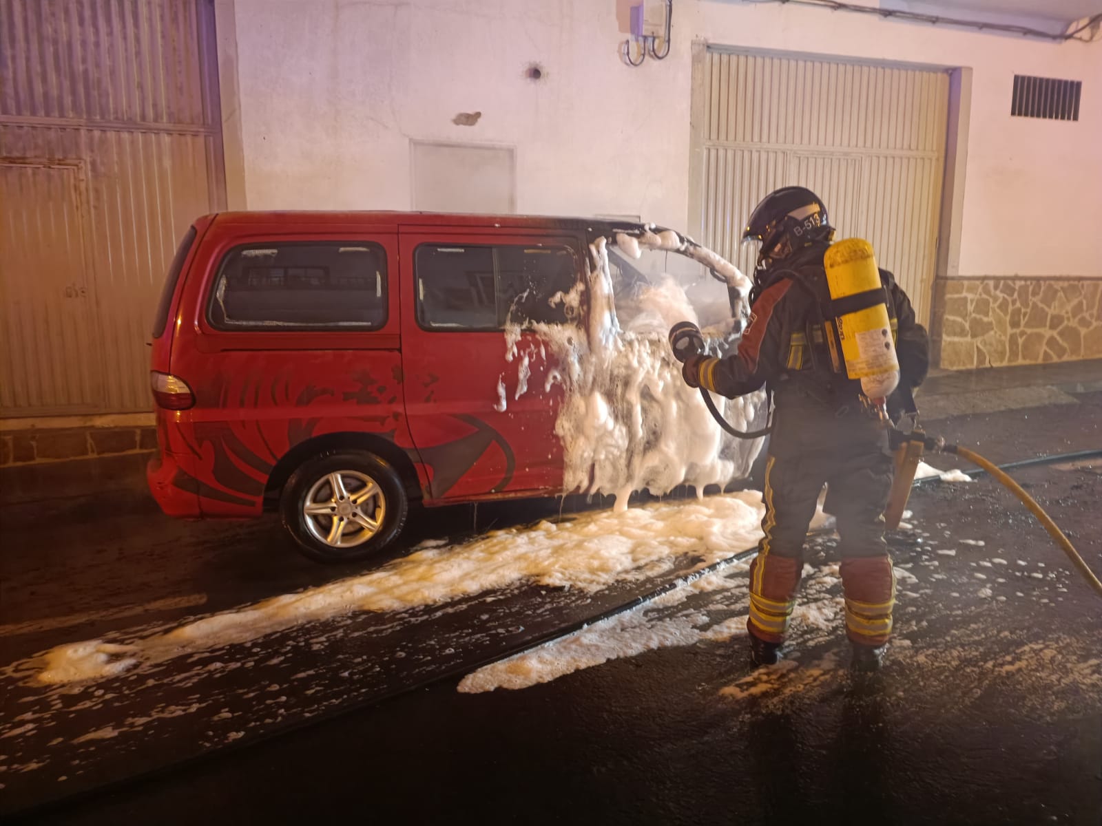 Vehículo incendiado en Arrecife 2