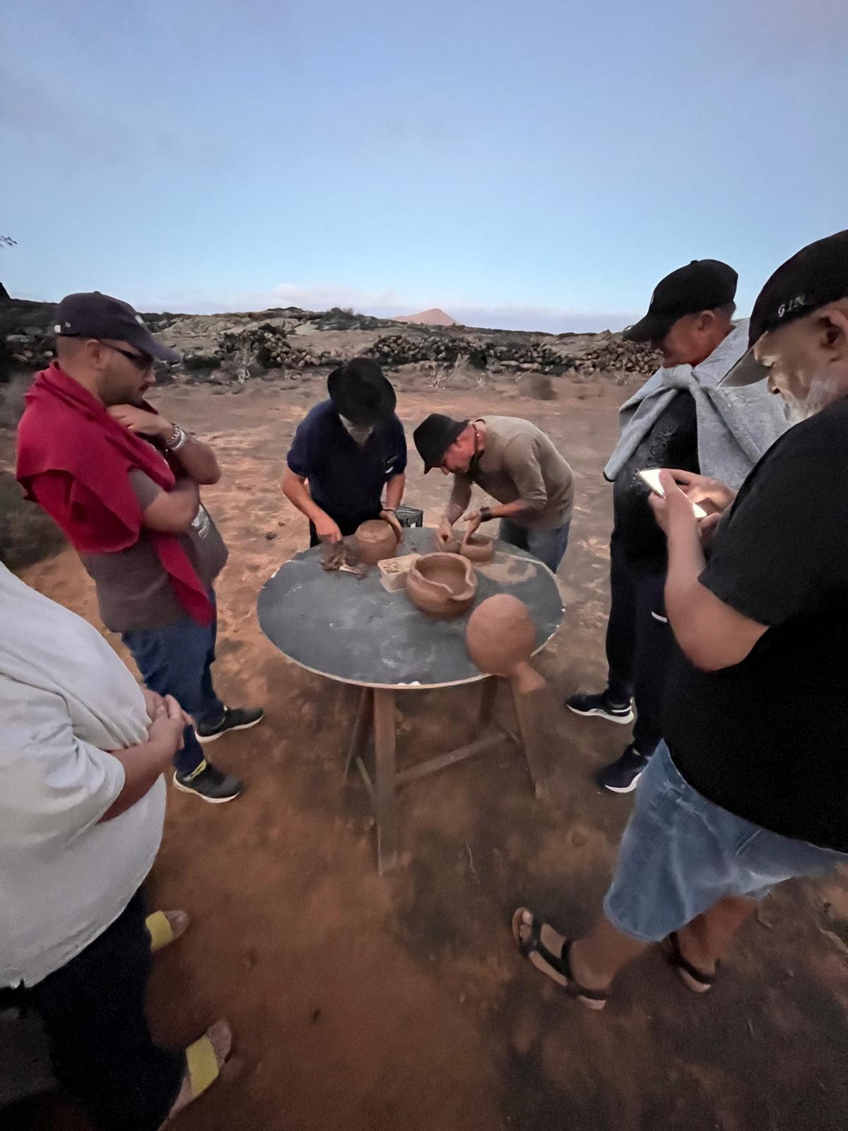 Guadarfía elaborando cerámica durante el Weñesmed