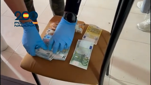 Dinero intervenido en la operación