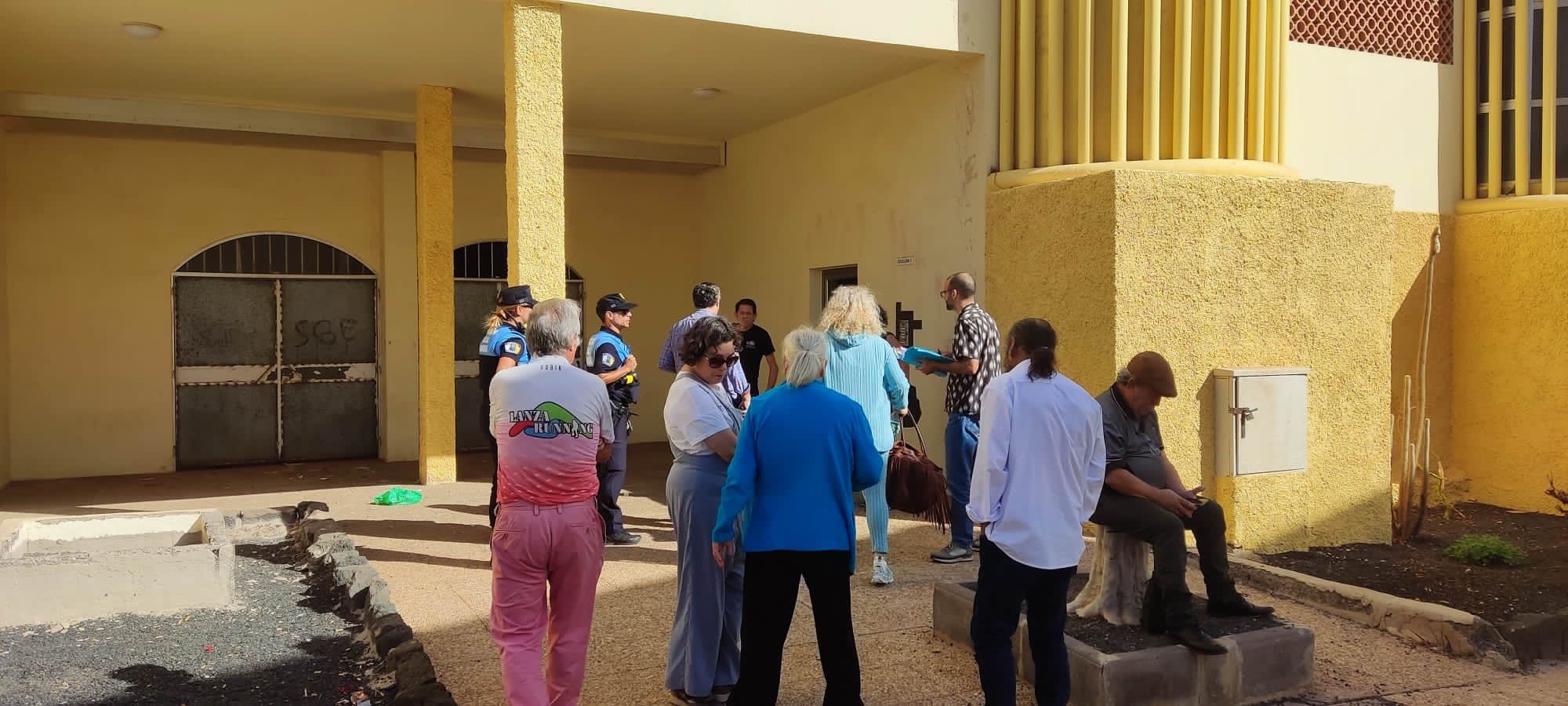 Momento de la llegada del equipo judicial