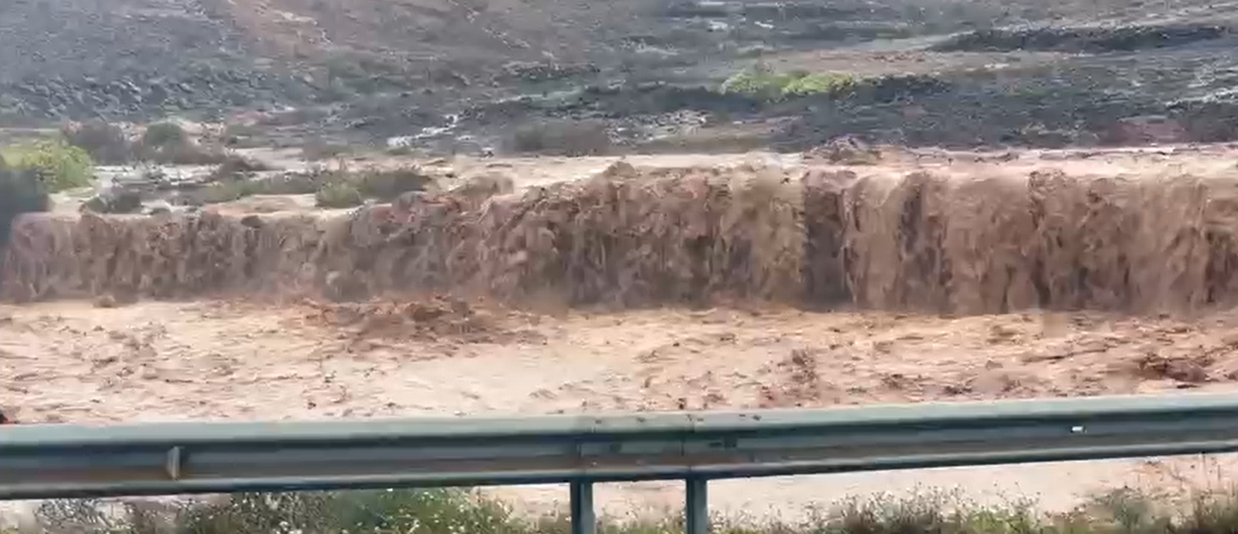 El agua corre por el barranco de Tenegüime 2