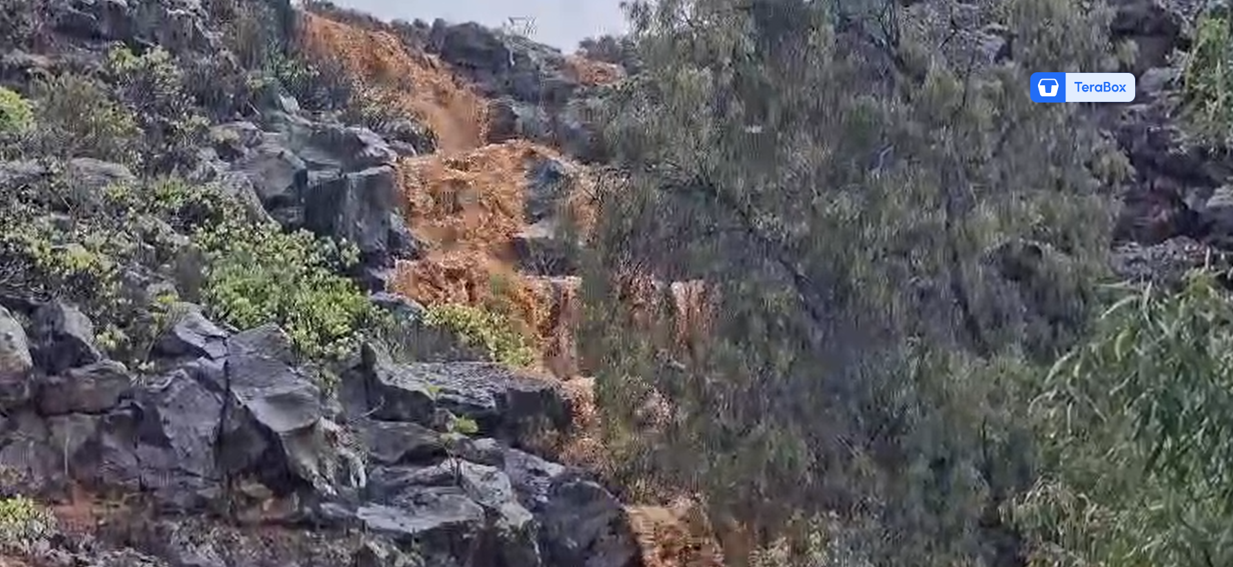 El agua desbordó el barranco de Guatiza