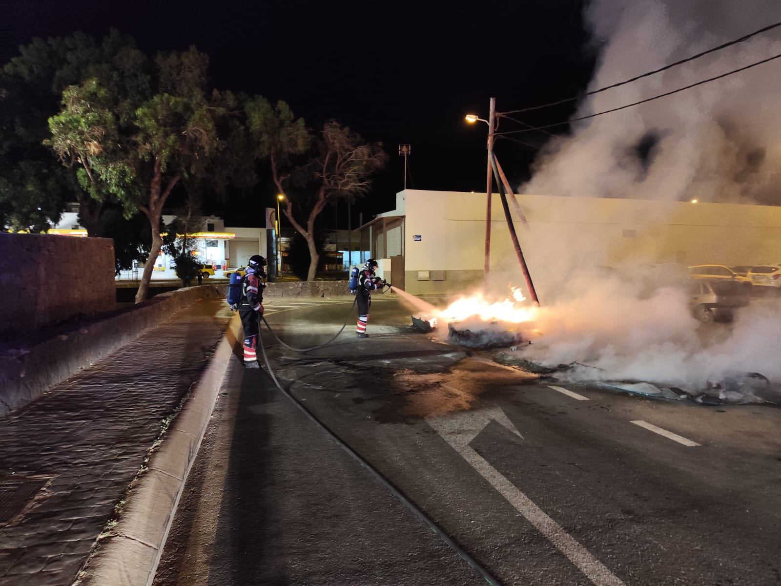 Incendio de contenedores en calle Palma de Mallorca