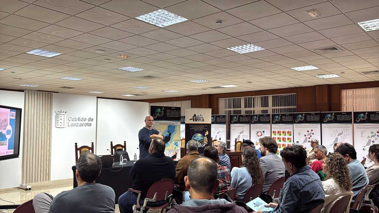 7. Imagen de uno de los momentos de la presentación en Lanzarote