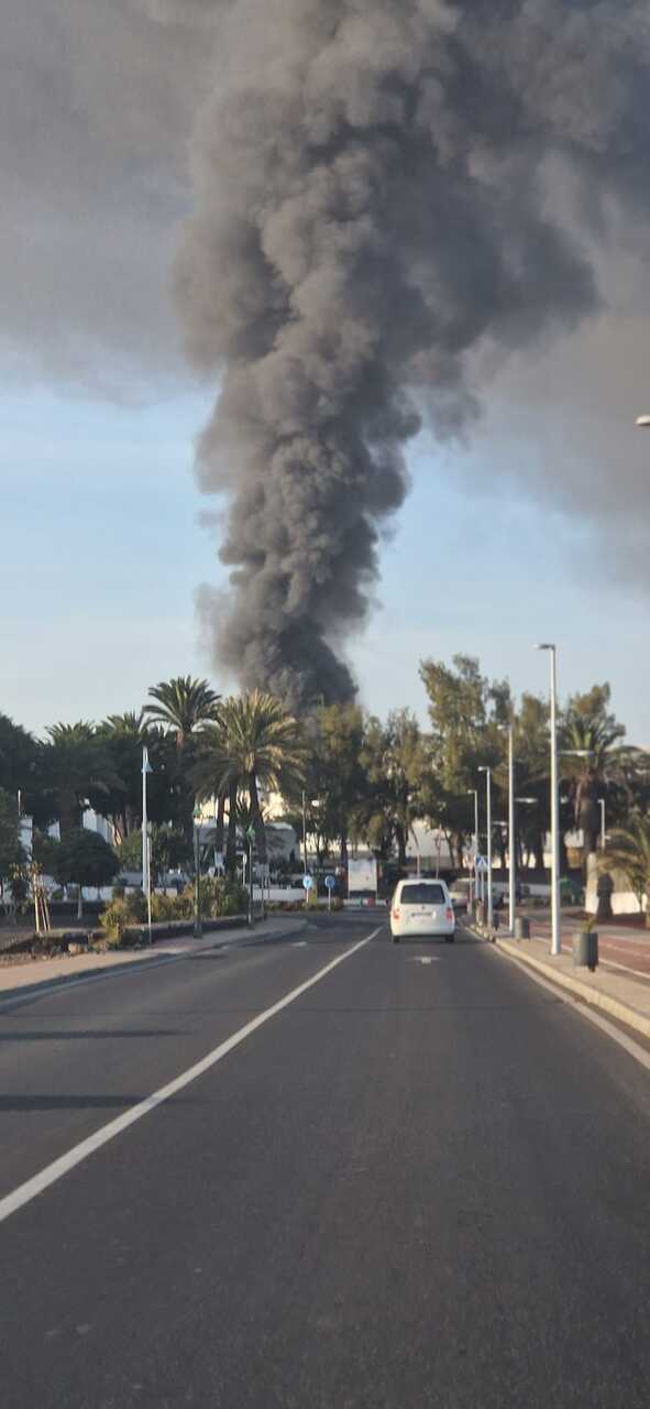 Incendio en la sede de Lanzarote Bus