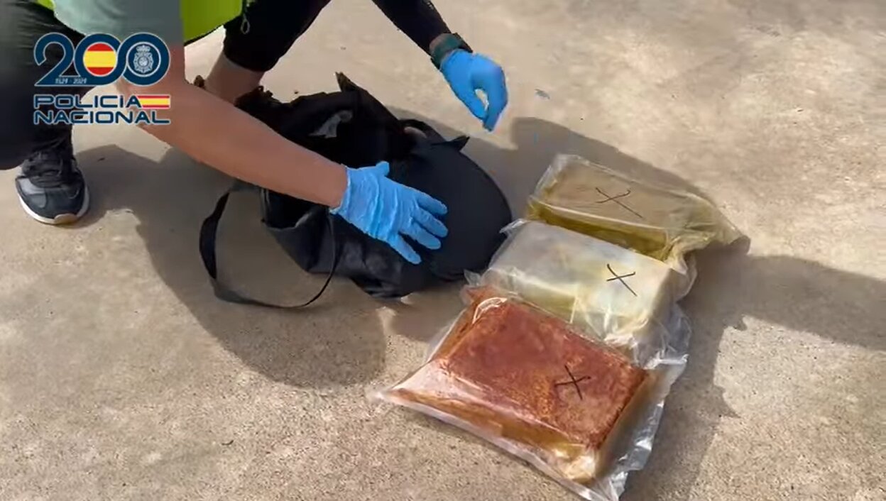 Droga intervenida en el vehículo