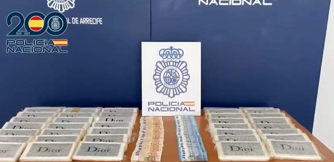 Droga y dinero aprehendidos en el operativo